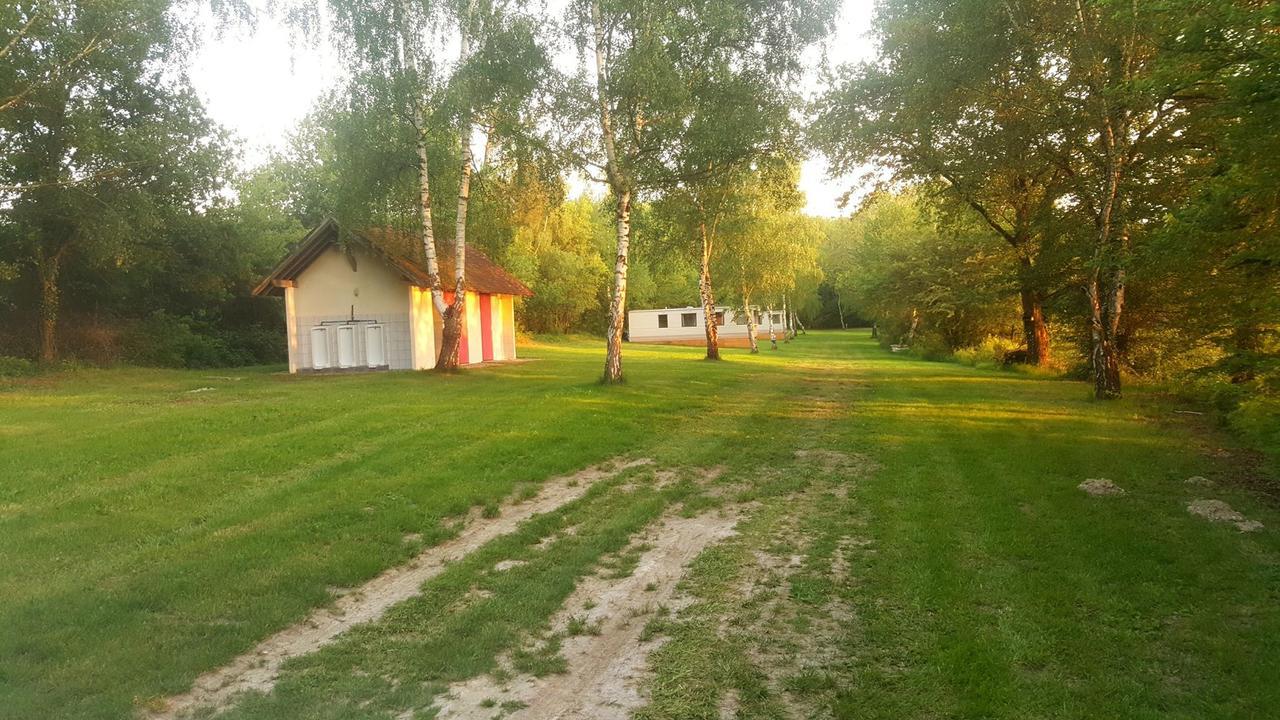 Camping De La Reuille Flere-la-Riviere Екстер'єр фото